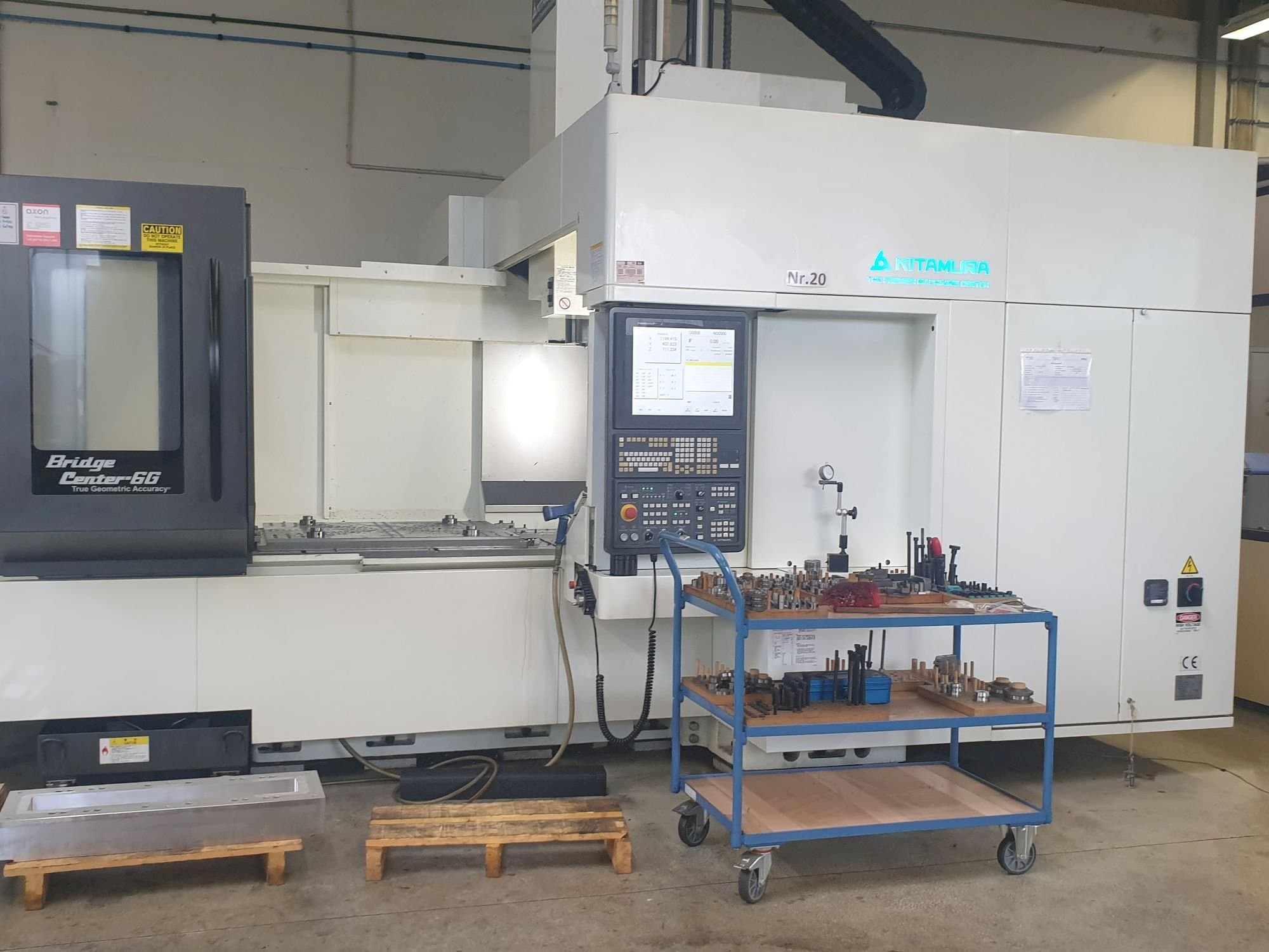 Makine Kitamura Bridge Center 6G - Önden görünüm