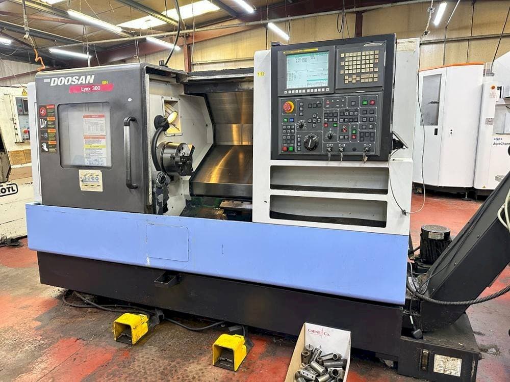 Makine Doosan Lynx 300 - Önden görünüm