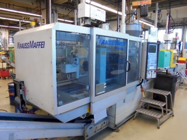 Makine Krauss Maffei KM 65-390-C2 - Sol taraftaki görüntü