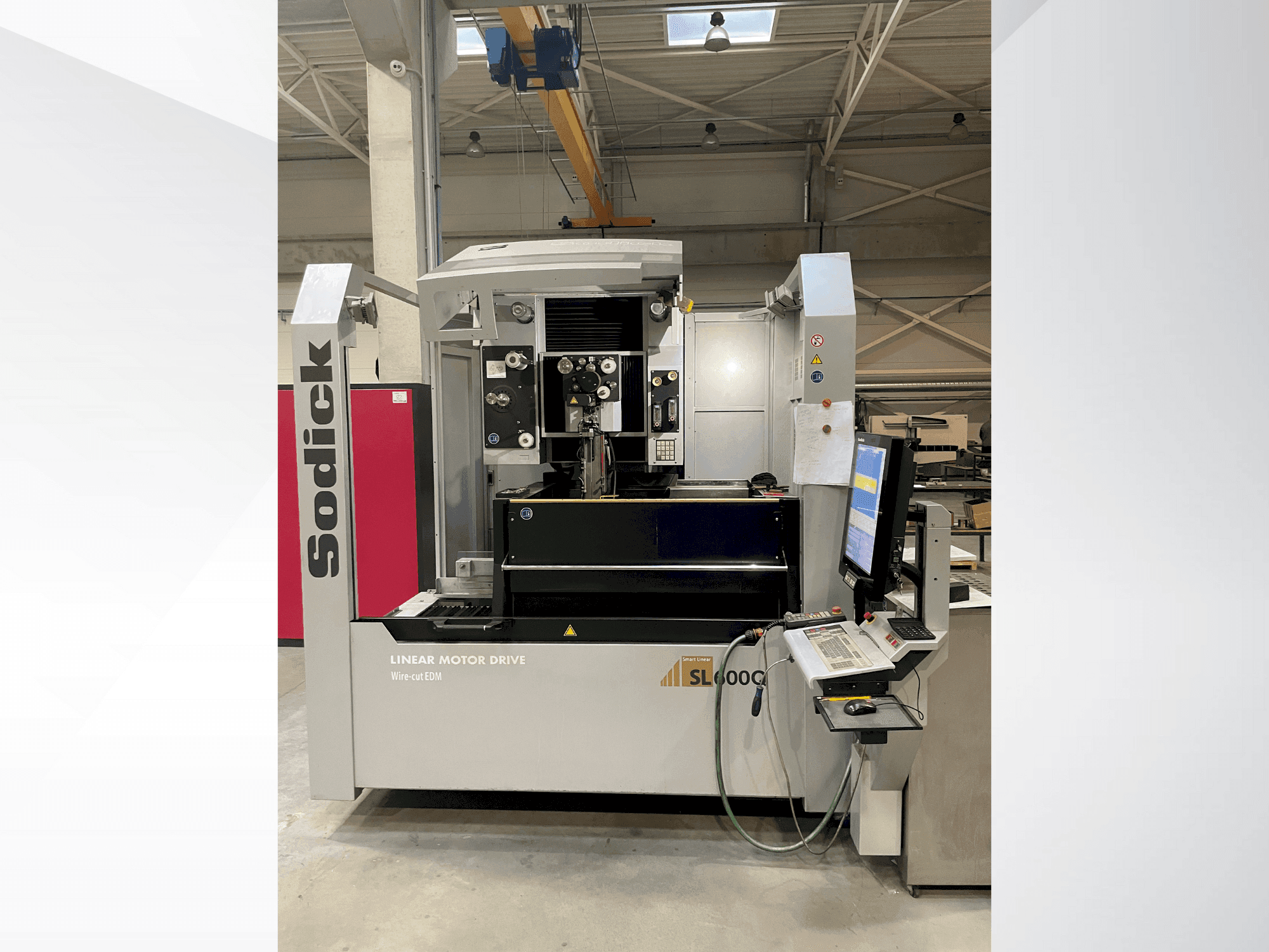 Makine  Sodick SL600Q - Önden görünüm