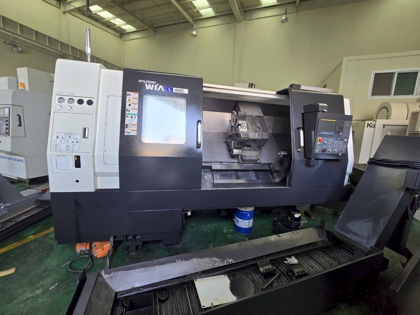 Makine Hyundai Wia L400C - Önden görünüm