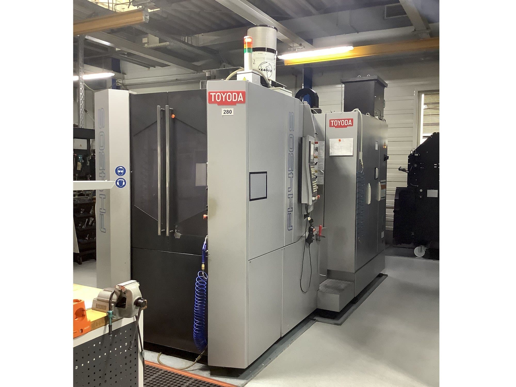 Makine TOYODA FH 450S - Önden görünüm