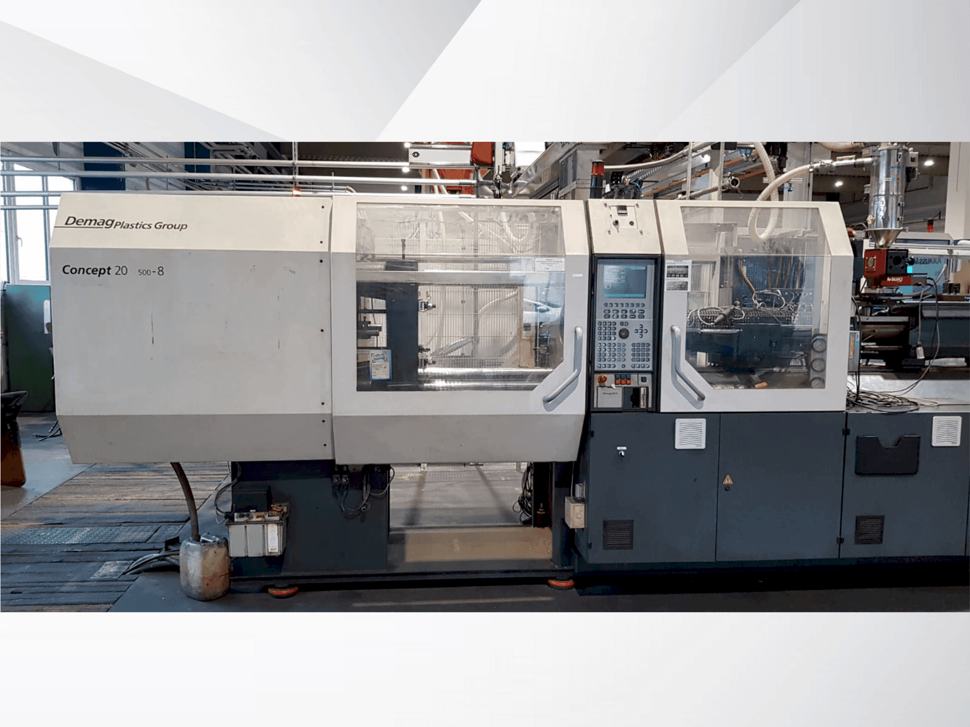 Makine DEMAG Concept 200/500-840 + W711 - Önden görünüm
