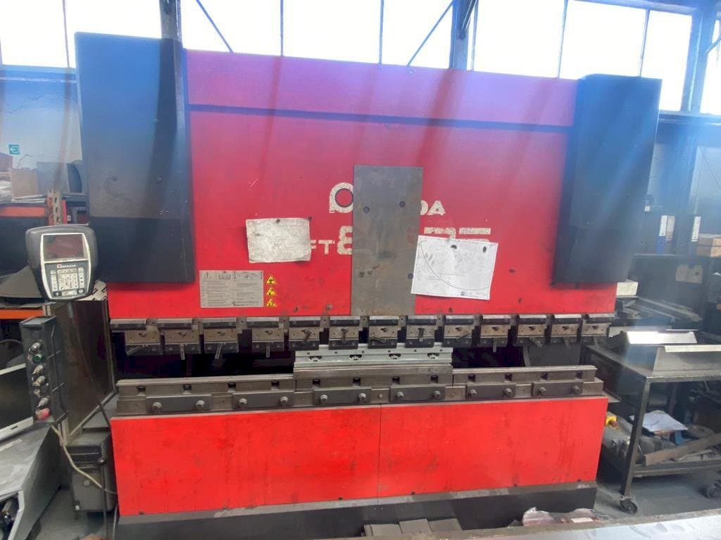 Makine AMADA HFT 80 25 - Önden görünüm
