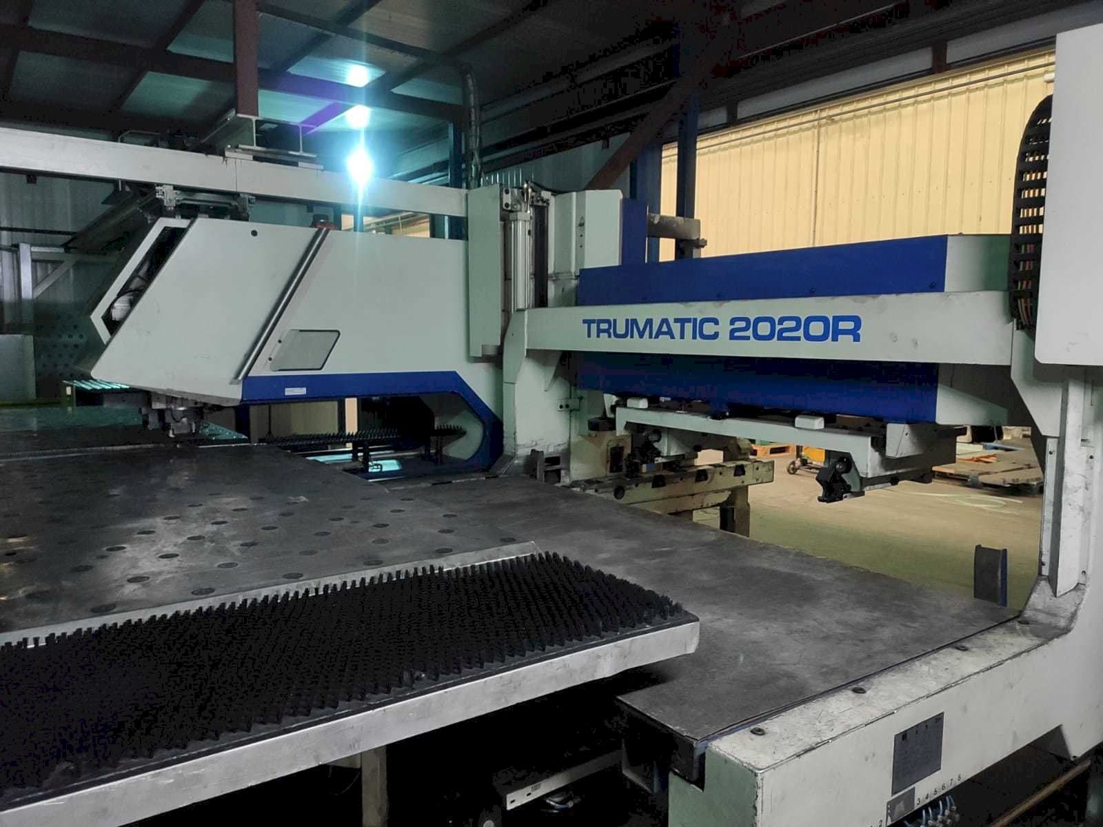 Makine Trumpf Trumatic 2020R - Önden görünüm
