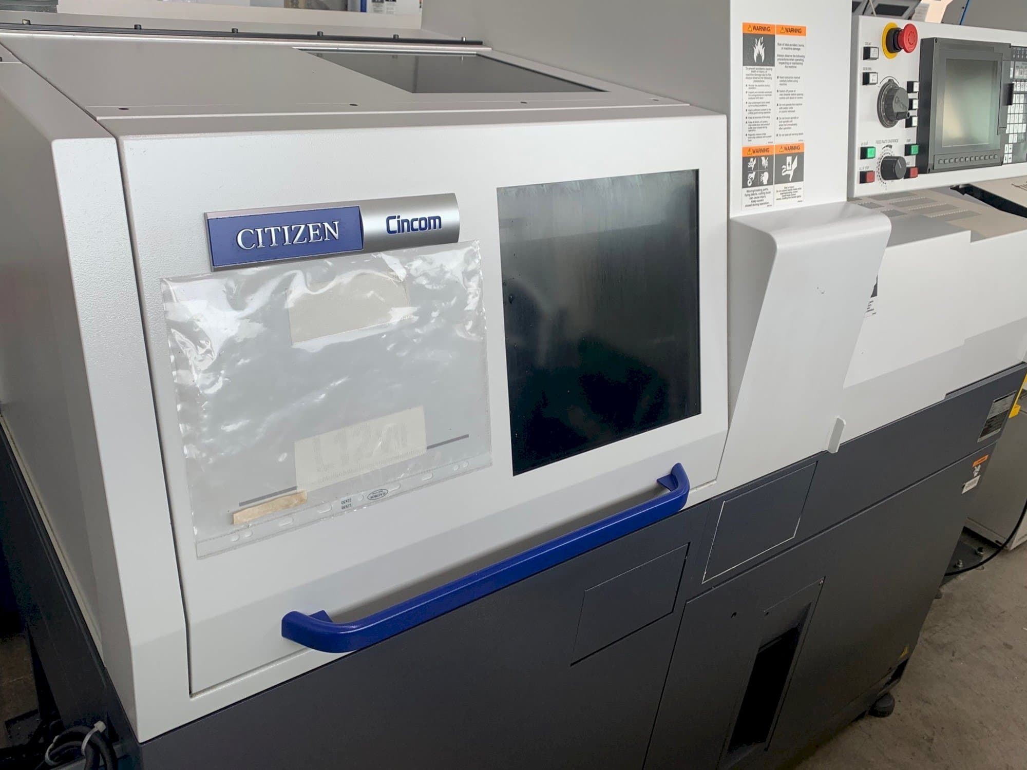 Makine Citizen Cincom L12 - Önden görünüm