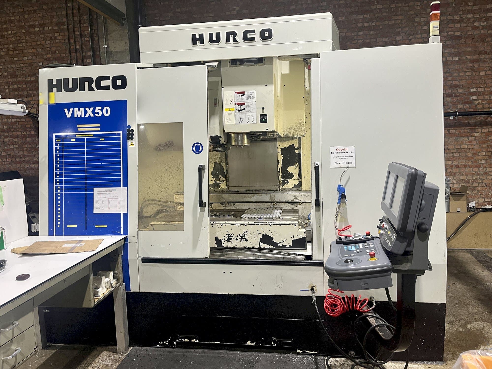 Makine Hurco VMX50 - Önden görünüm