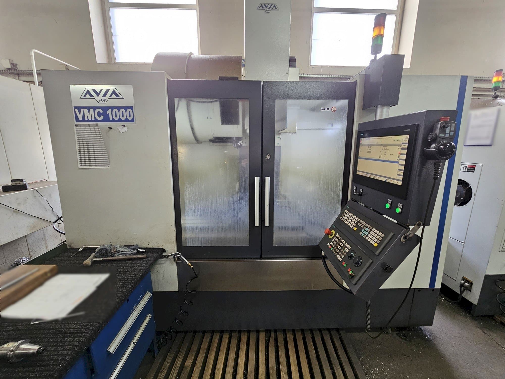 Makine  Avia									 VMC 1000 - Önden görünüm