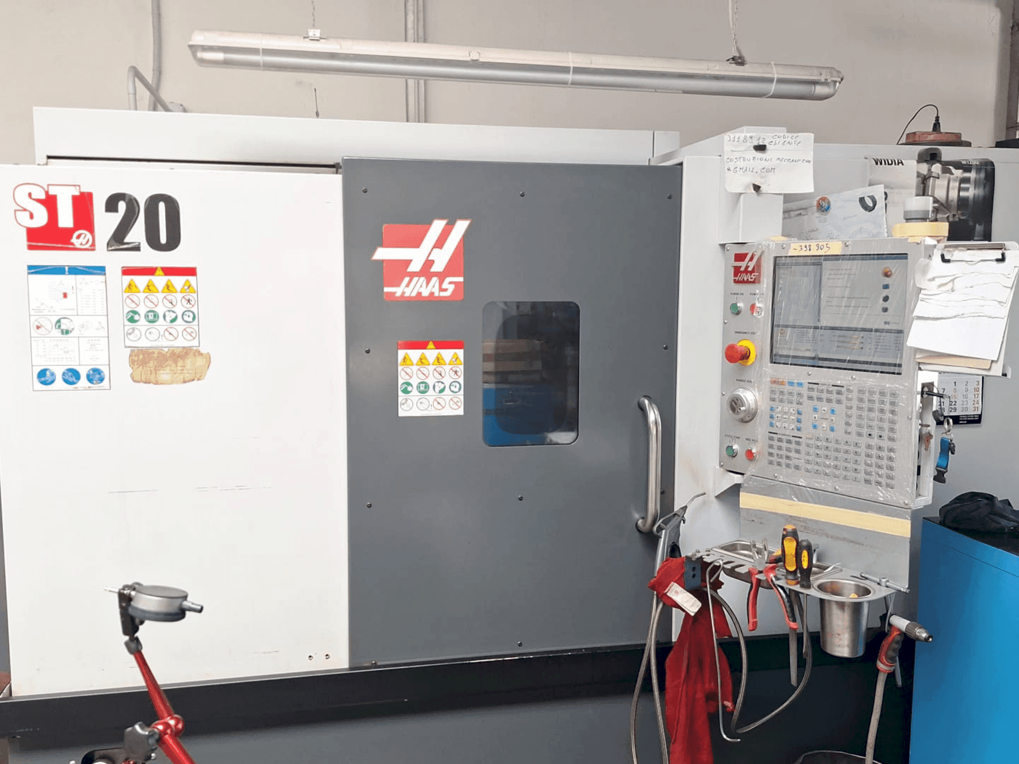 Makine  HAAS ST-20 - Önden görünüm