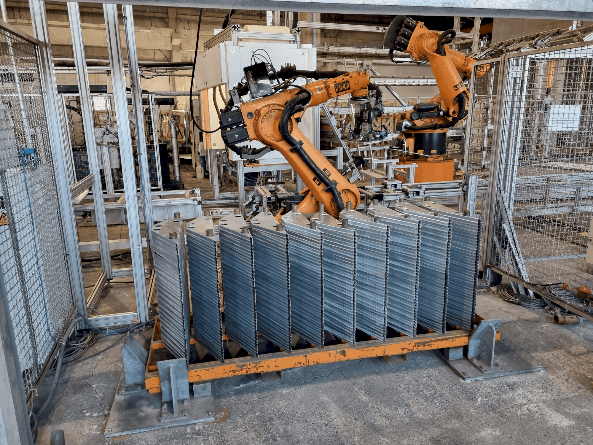 Makine  KUKA KR 360 L280-2 - Önden görünüm