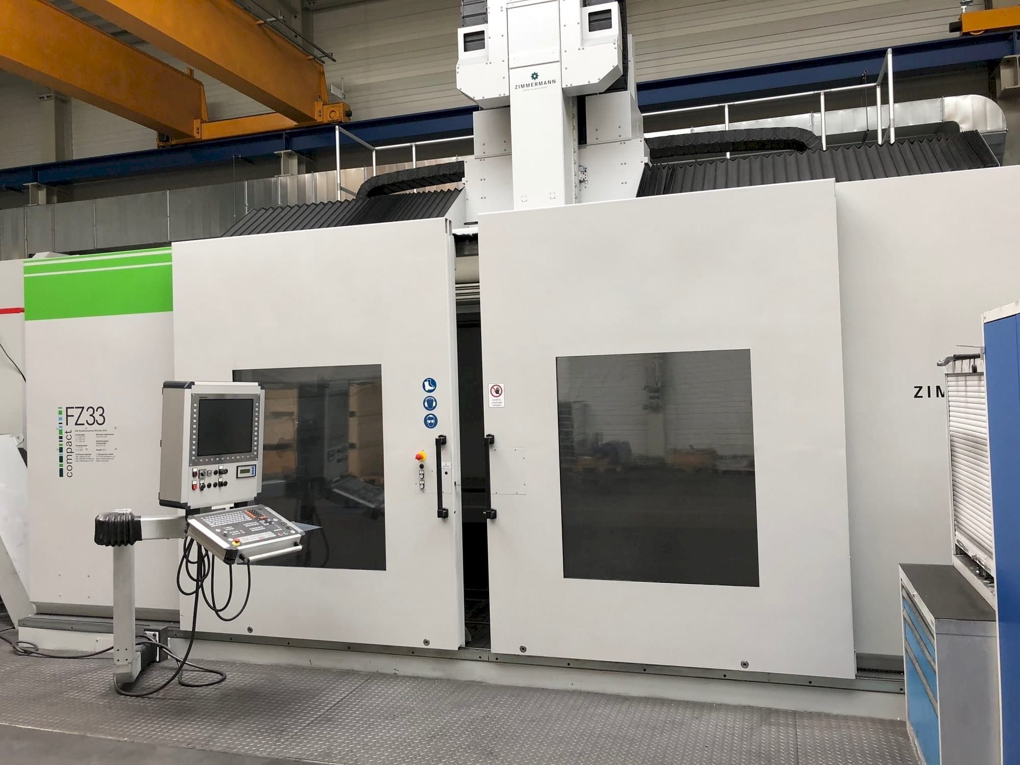 Makine  Zimmermann FZ33C - Önden görünüm