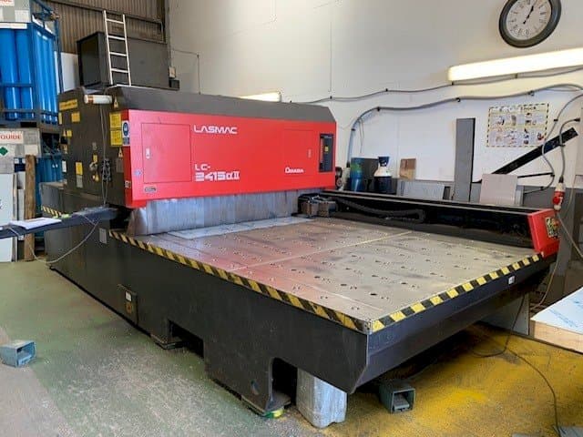 Makine AMADA LC 2415 Alpha 2 - Önden görünüm