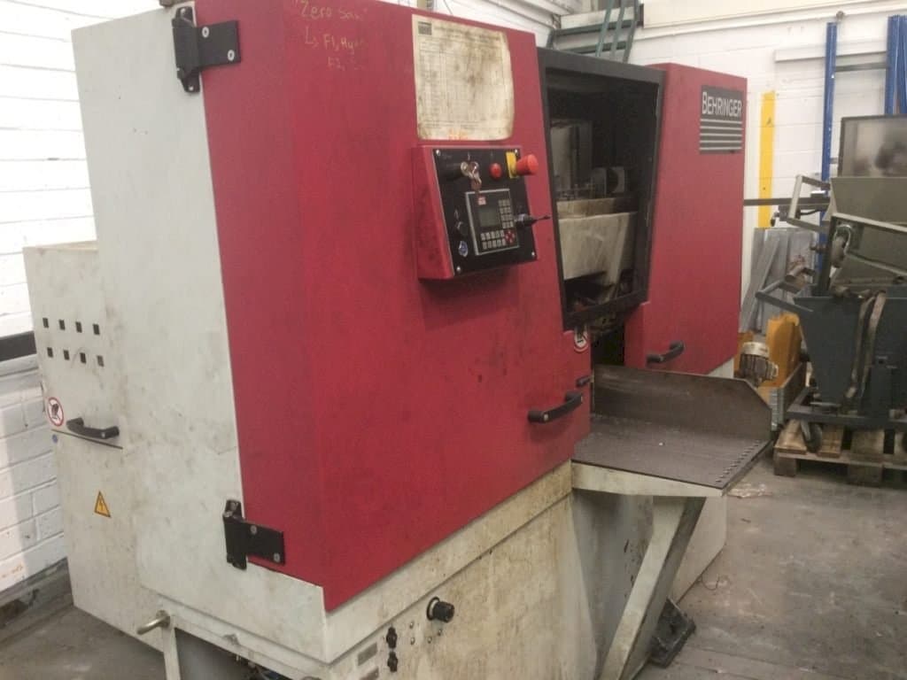 Makine Behringer HBE261 A - Önden görünüm