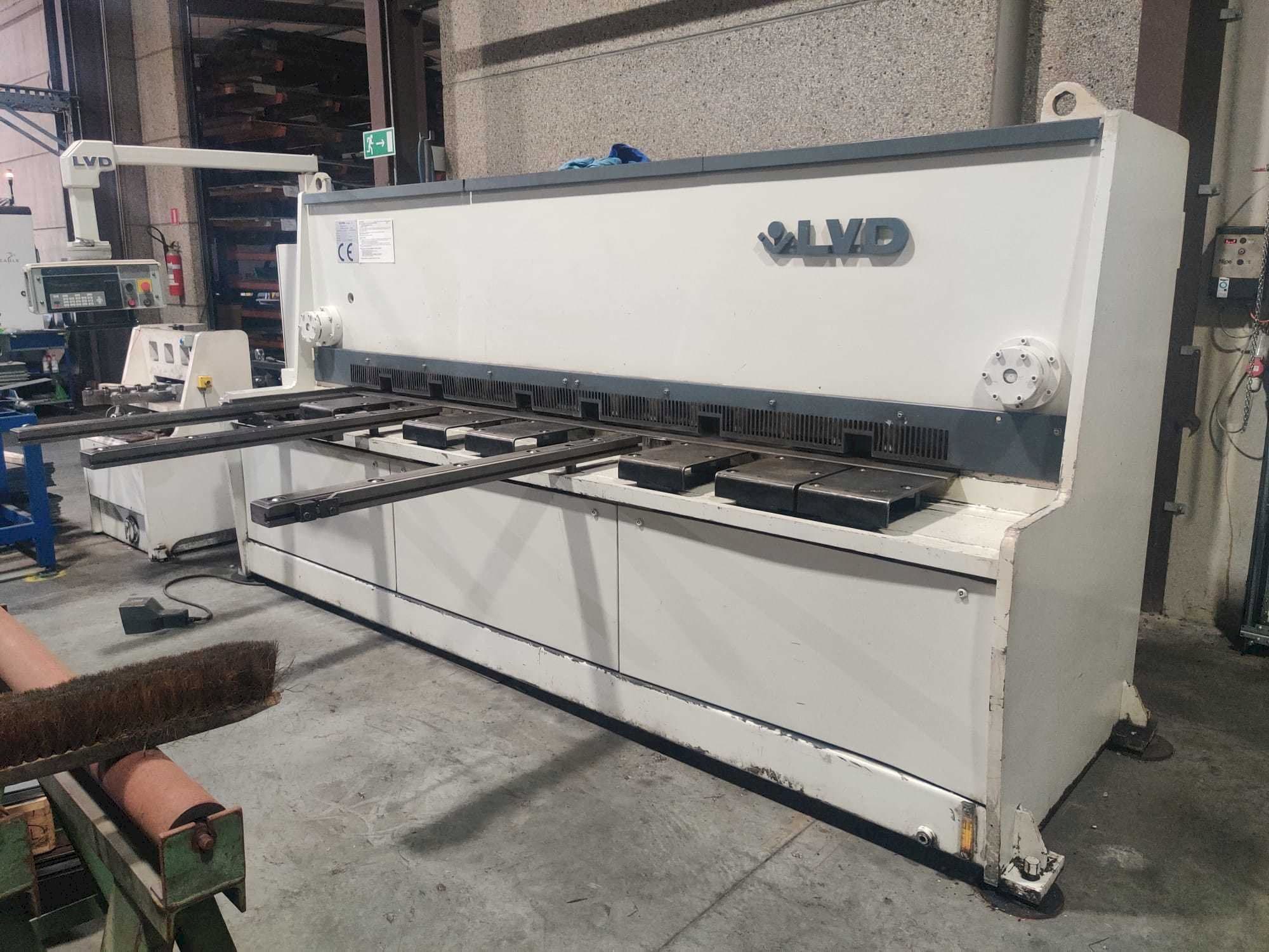 Makine  LVD HST-E 31/10 - Önden görünüm