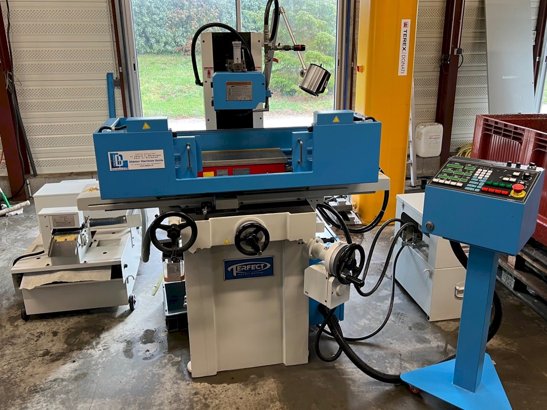 Makine PERFECT PFG-2045AH - Önden görünüm