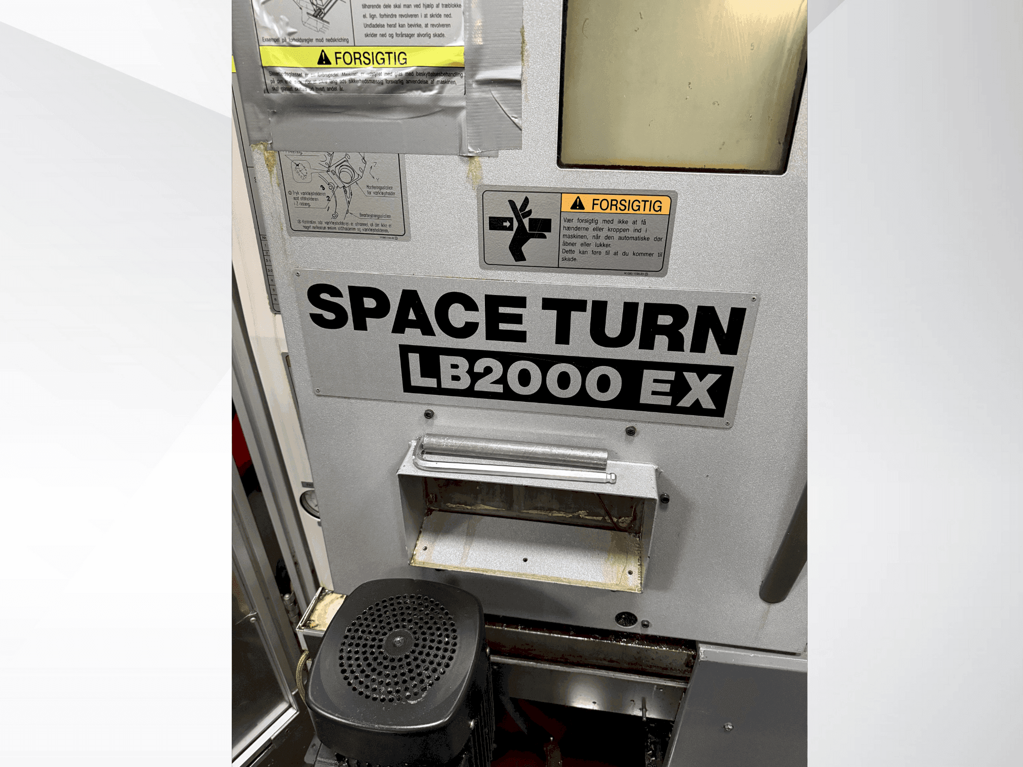Makine Okuma Space Turn LB2000 EX - Önden görünüm