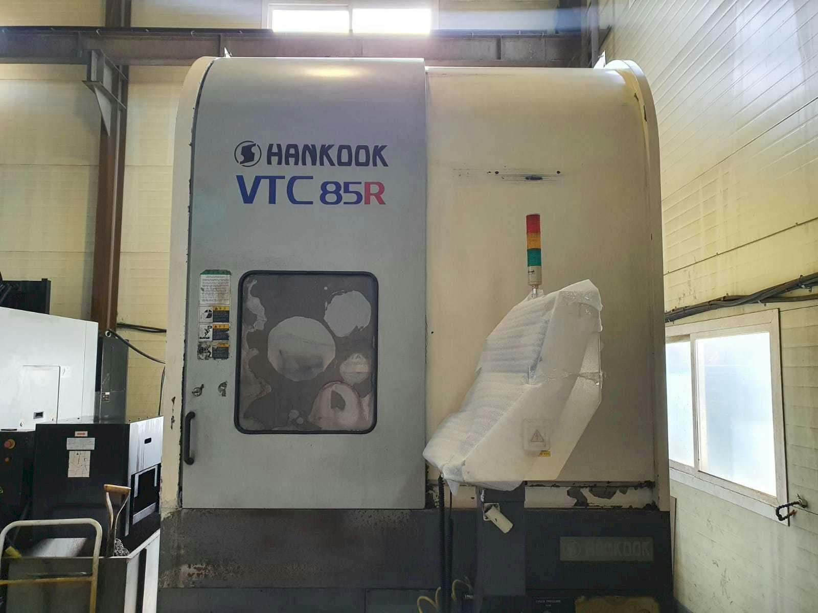 Makine  HANKOOK VTC85R - Önden görünüm