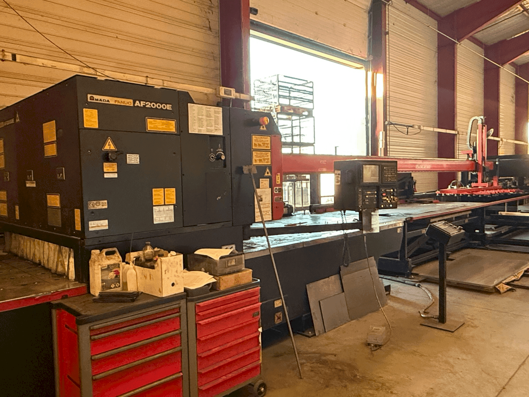 Makine  AMADA LC2415 alpha3 - Önden görünüm