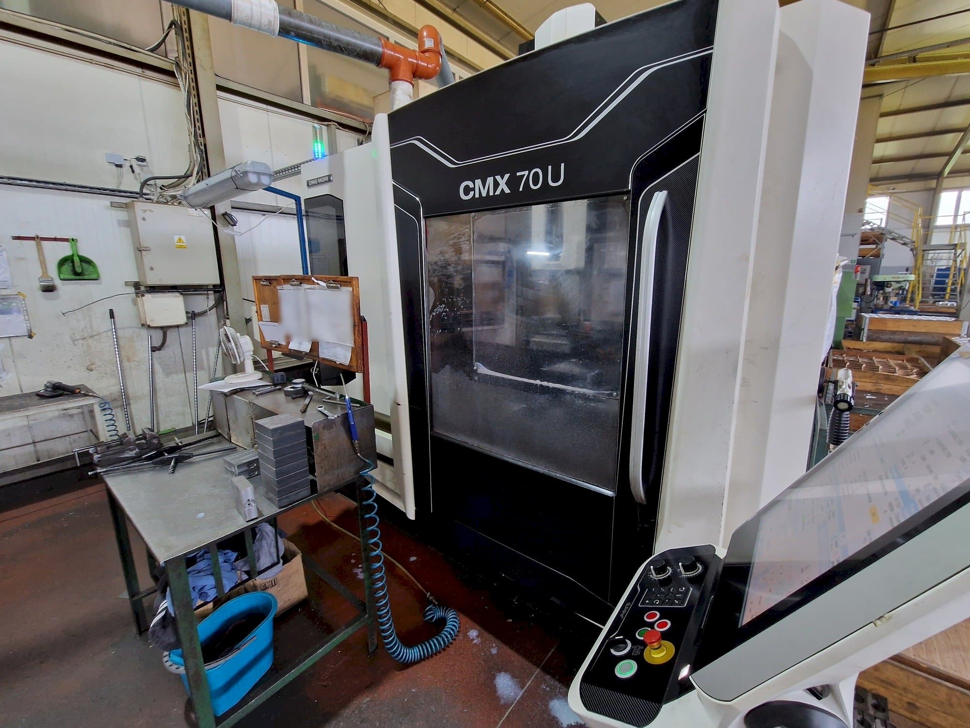 Makine DMG MORI CMX 70 U - Önden görünüm