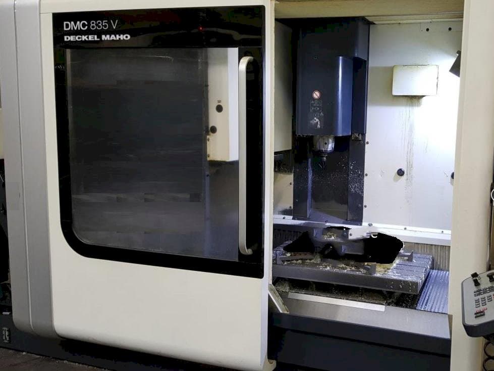 Makine DECKEL MAHO DMC 835 V - Önden görünüm
