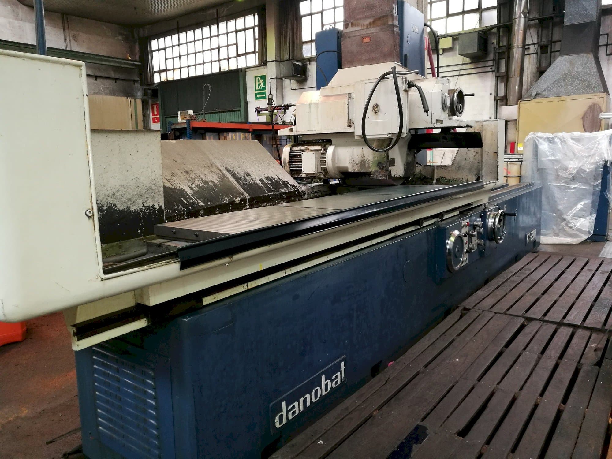 Makine DANOBAT RT-2500 - Önden görünüm