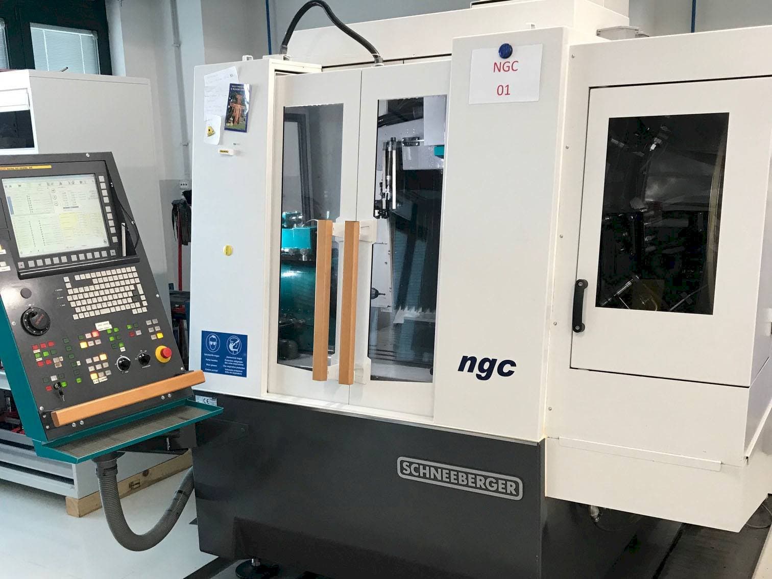 Makine Schneeberger NGC - Önden görünüm