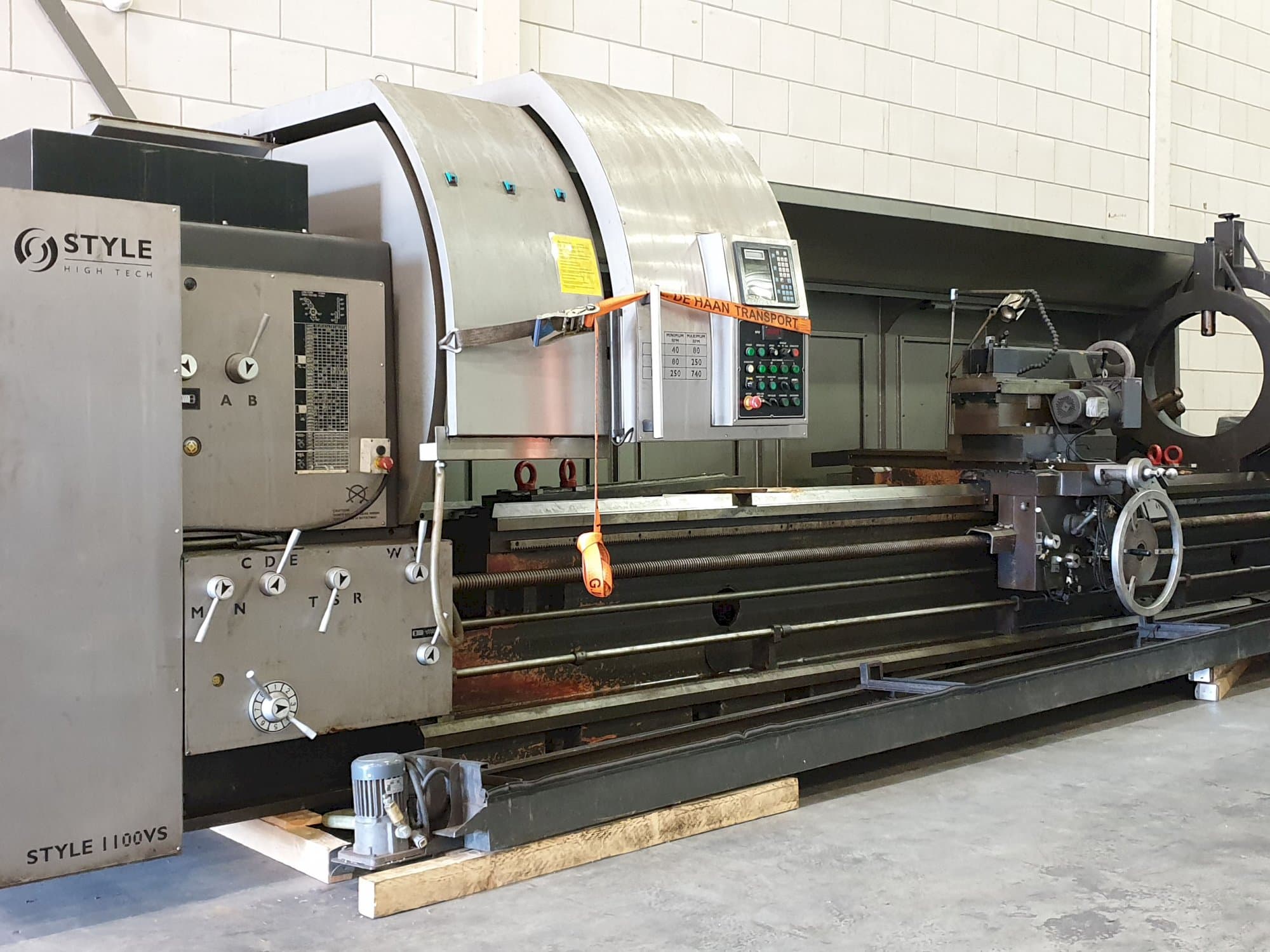 Makine STYLE 1100VS - Önden görünüm