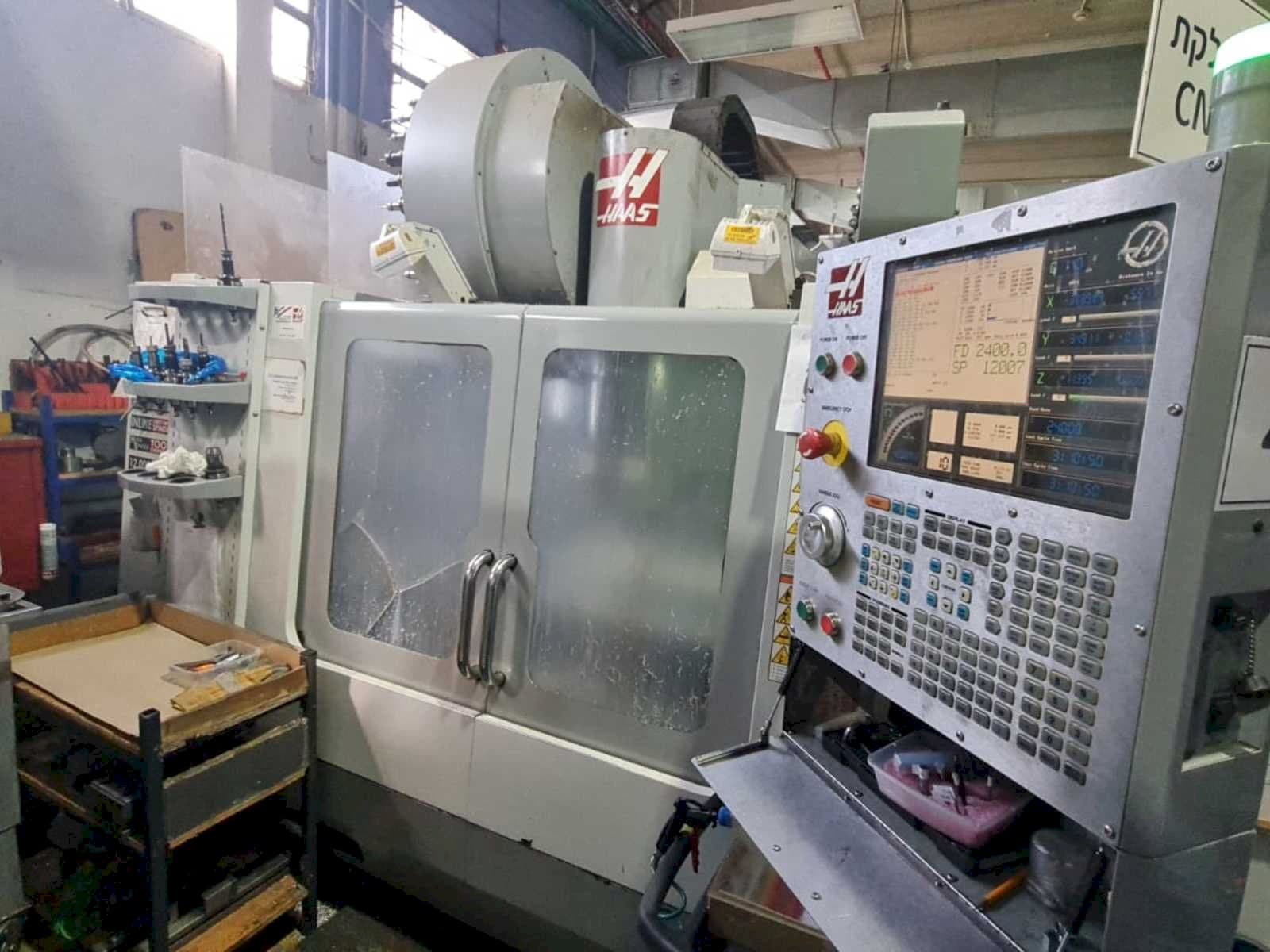 Makine HAAS VF-3SS - Önden görünüm