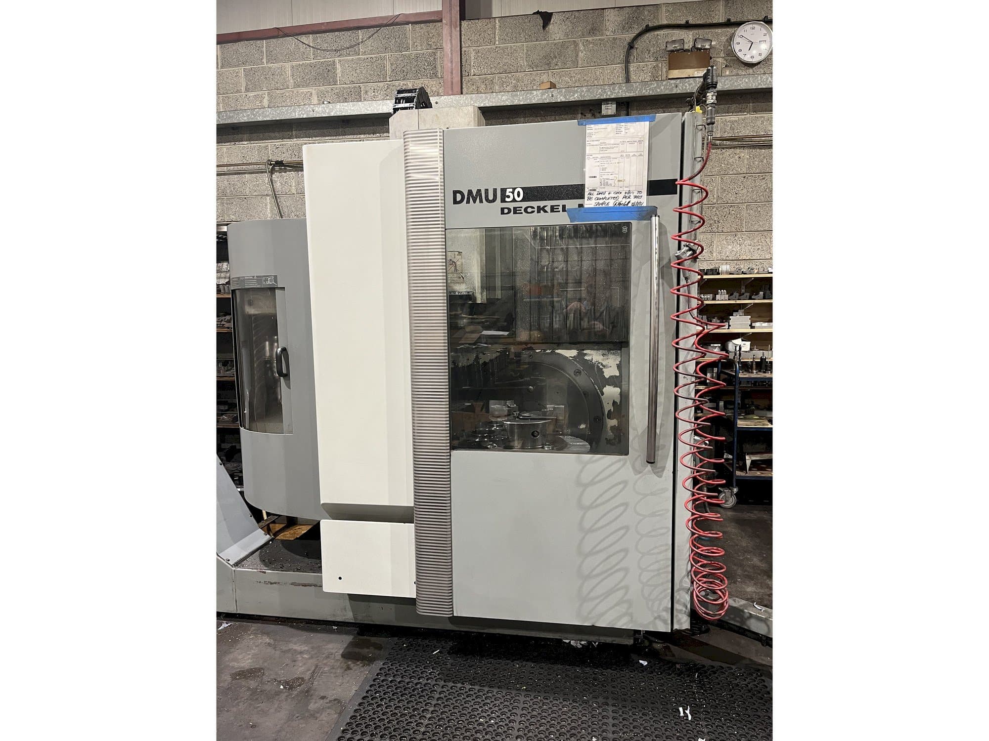 Makine DECKEL MAHO DMU 50 - Önden görünüm