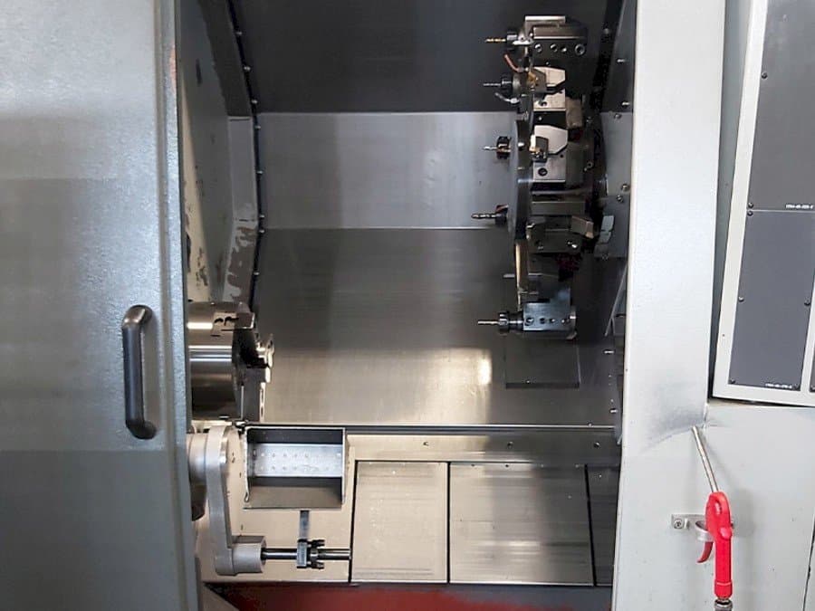 Makine  Hyundai Kia SKT210SY - Önden görünüm