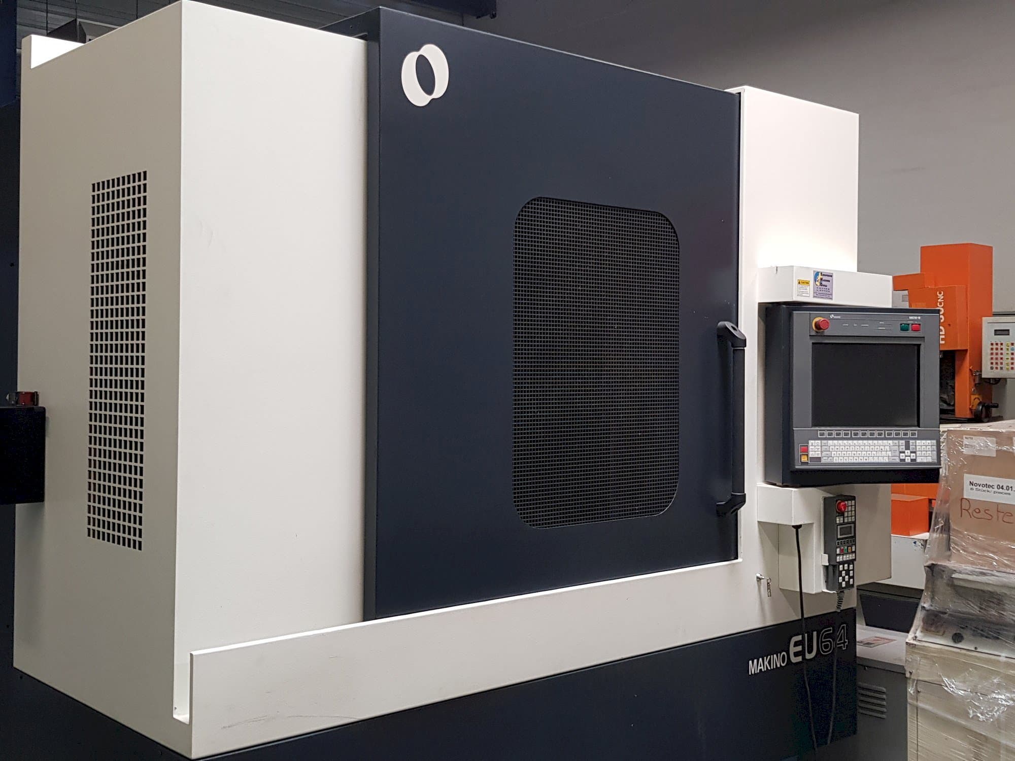 Makine Makino EU 65 - Önden görünüm