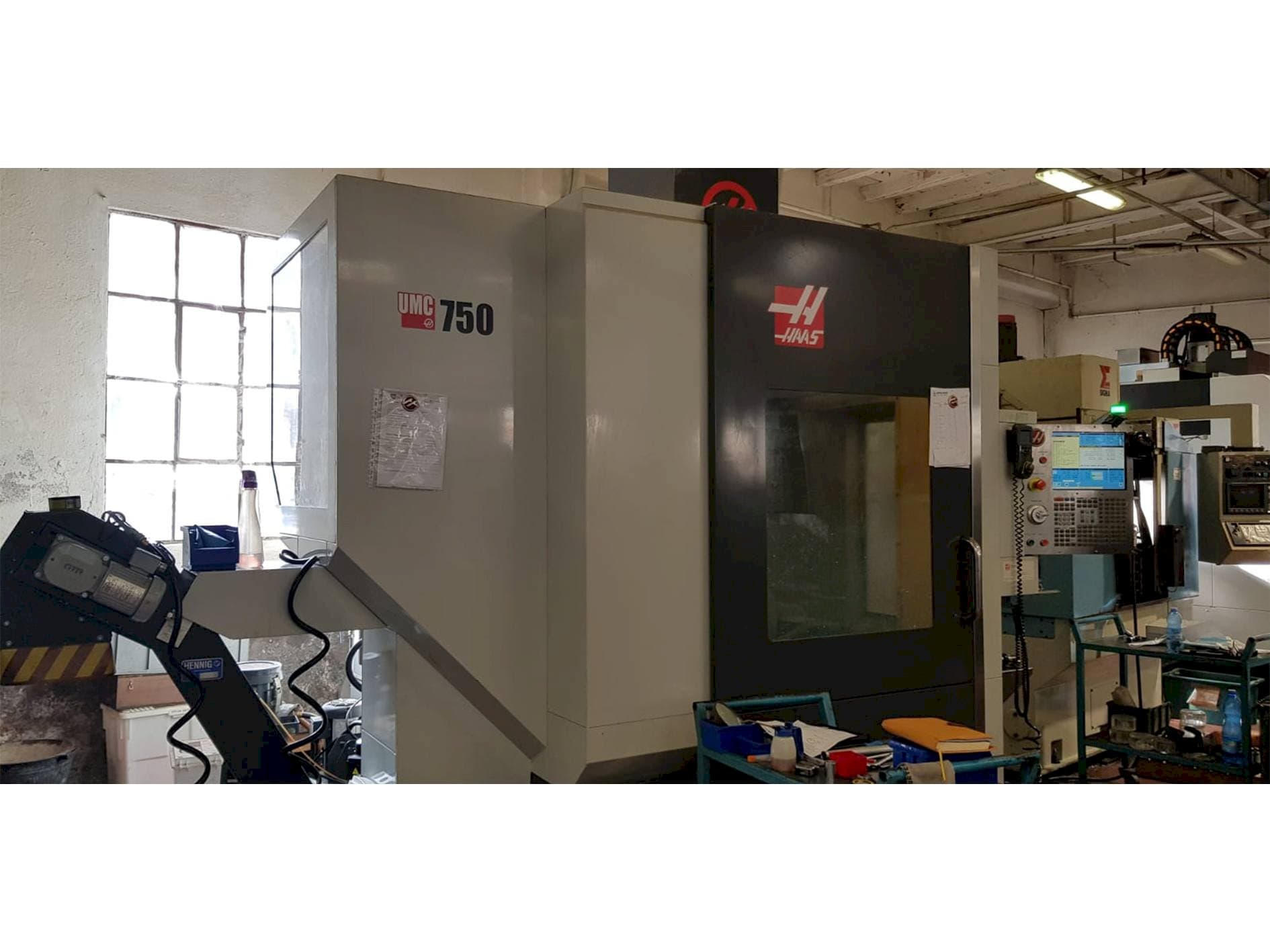 Makine HAAS UMC 750 - Önden görünüm