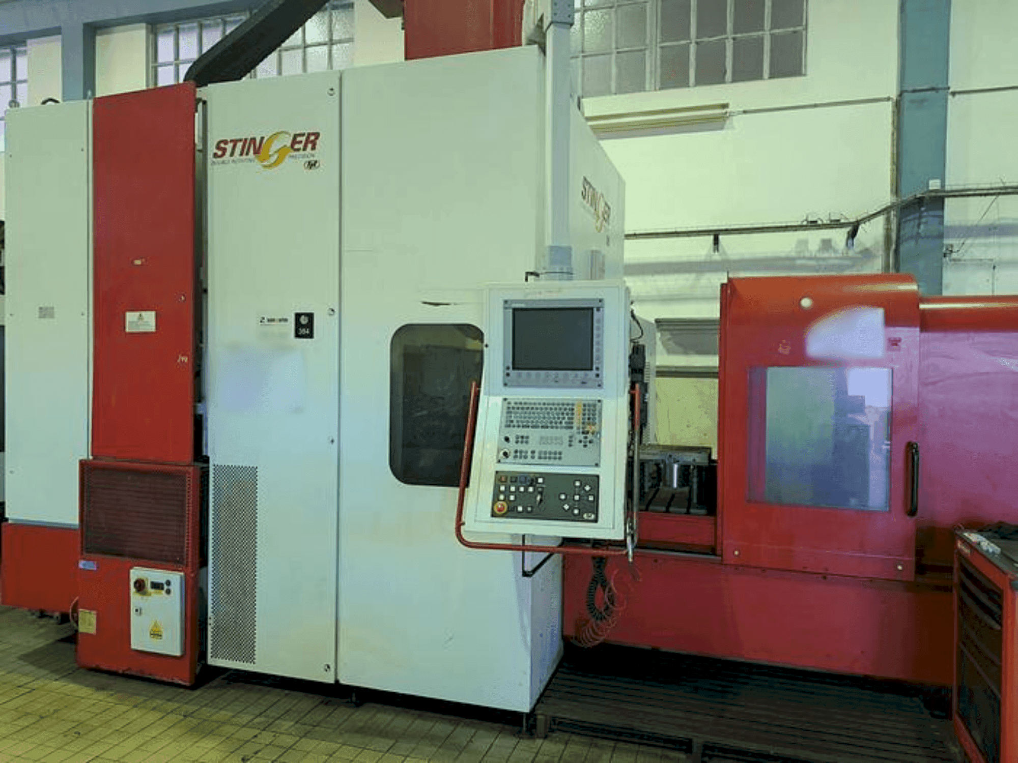 Makine FPT STINGER XL - Önden görünüm