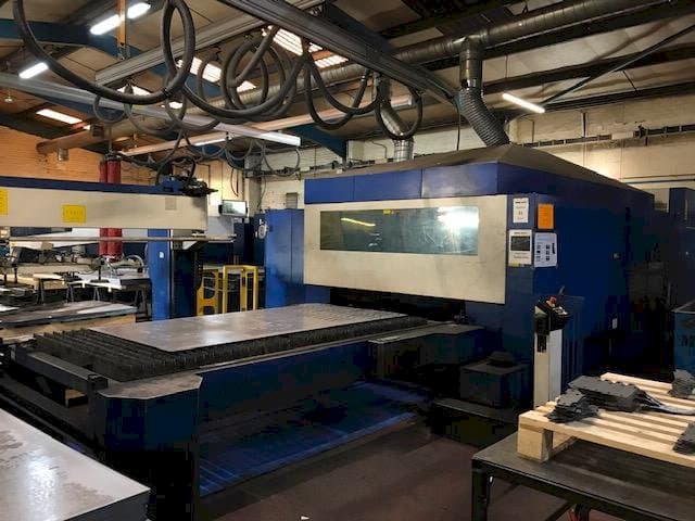 Makine Trumpf Traumatic L 3050 - Önden görünüm