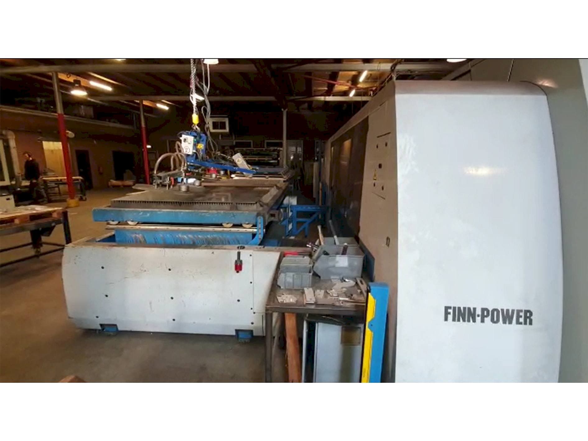 Makine Finn-Power L6 4kW CO2 - Önden görünüm