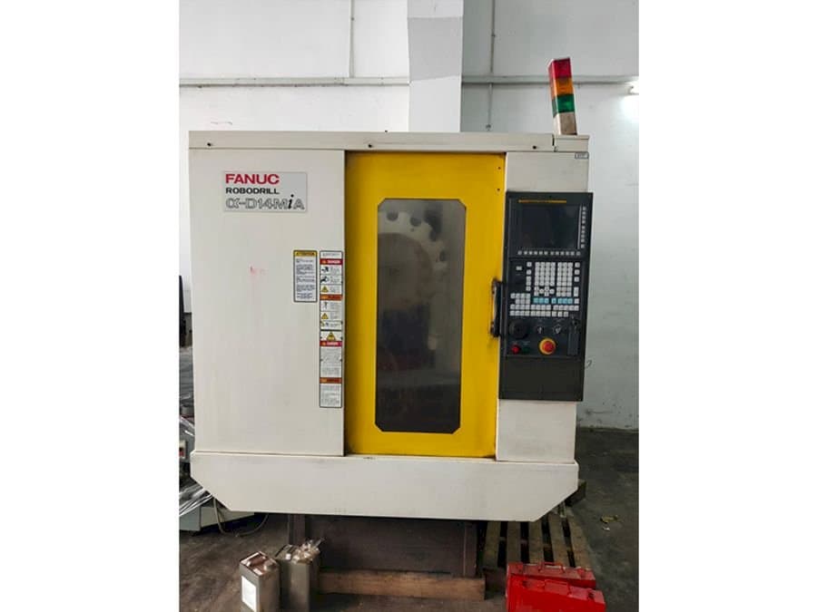 Makine FANUC Alpha-D14MiA - Önden görünüm