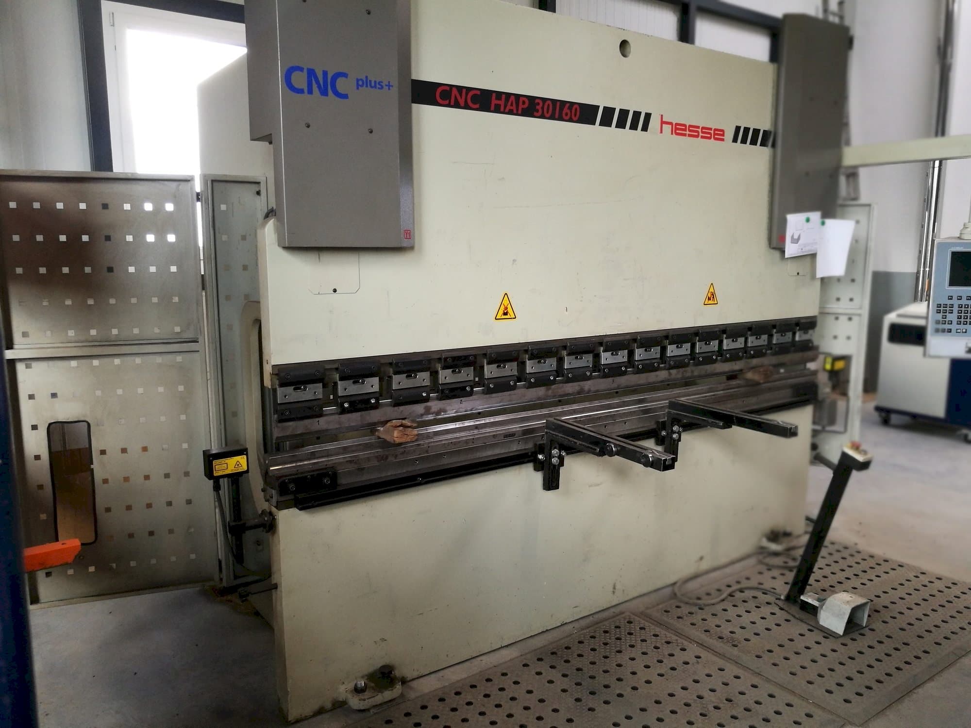 Makine Hesse CNC HAP 30160 - Önden görünüm