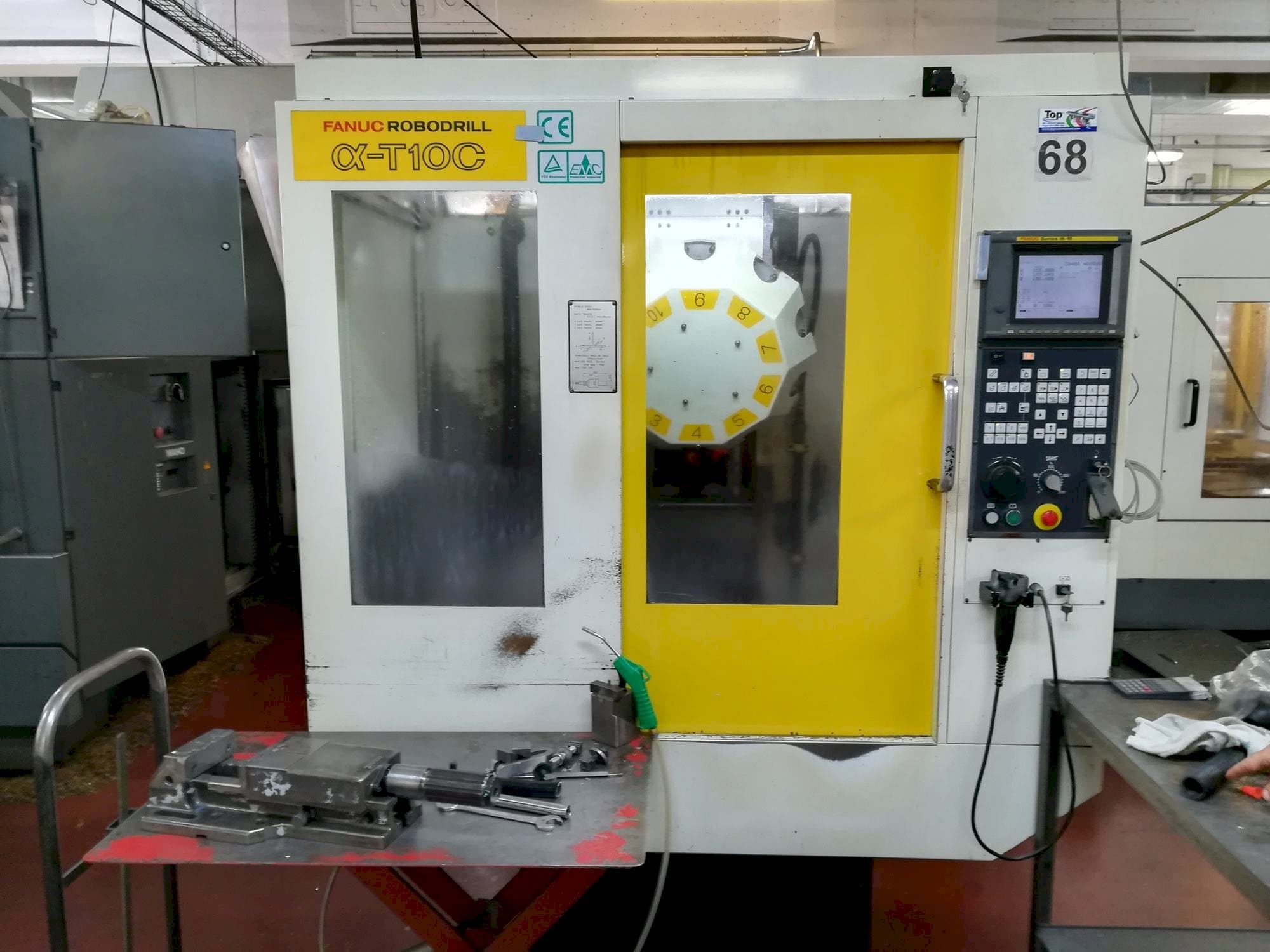 Makine  FANUC Robodrill alpha-T 10 C - Önden görünüm