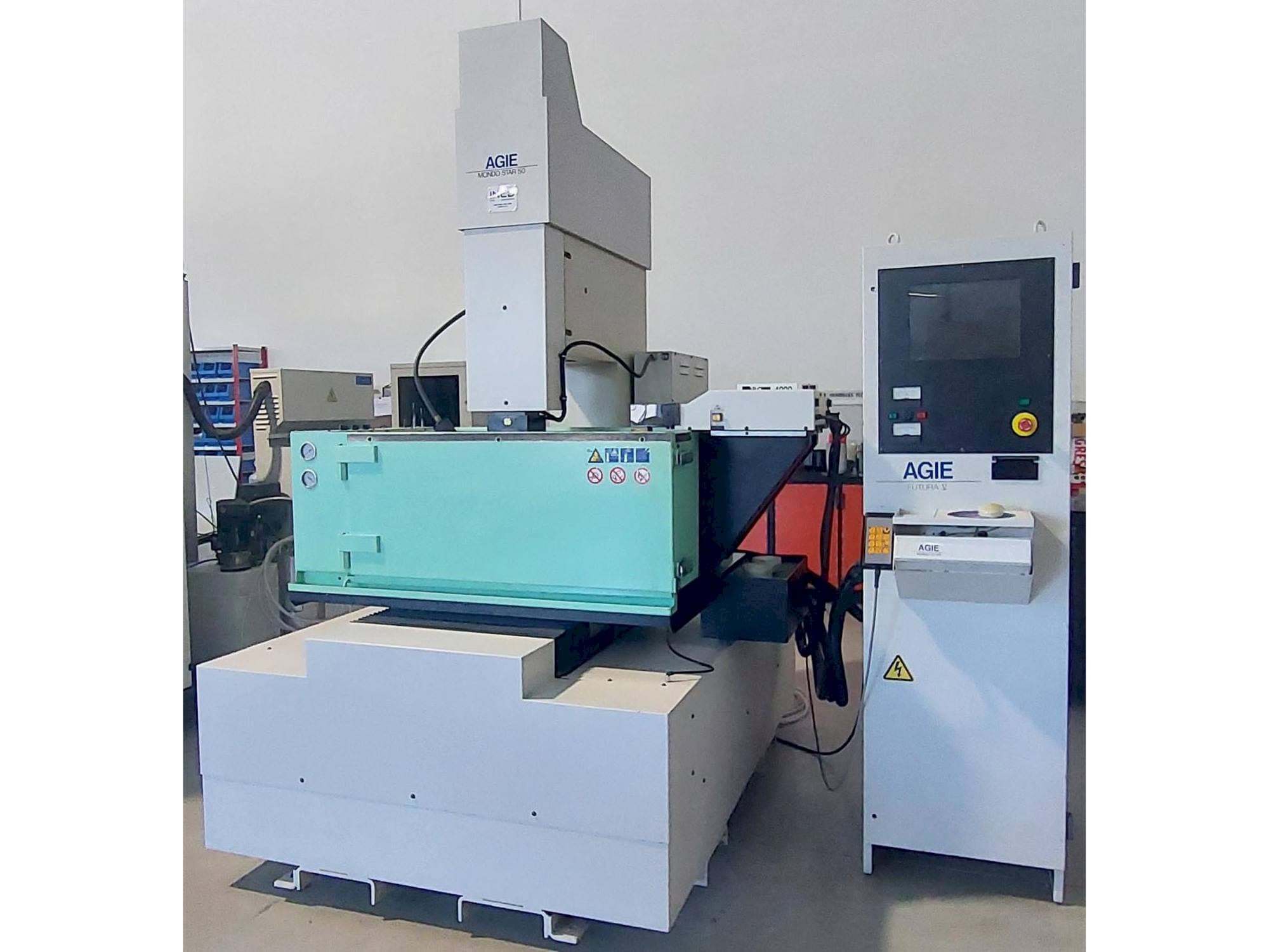 Makine AGIE MONDO STAR 50 - Önden görünüm