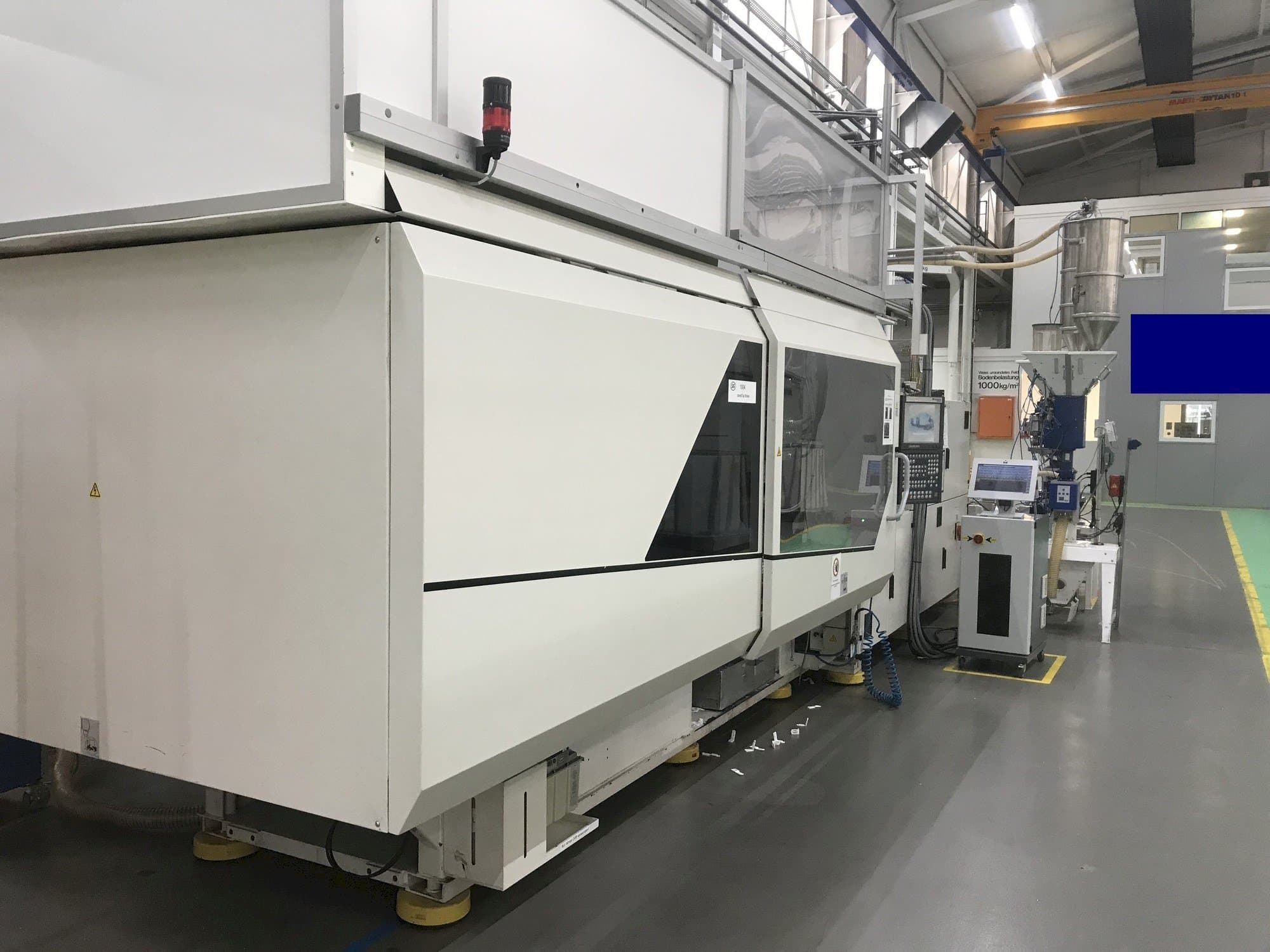 Makine DEMAG SP 350/820-2500 - Önden görünüm