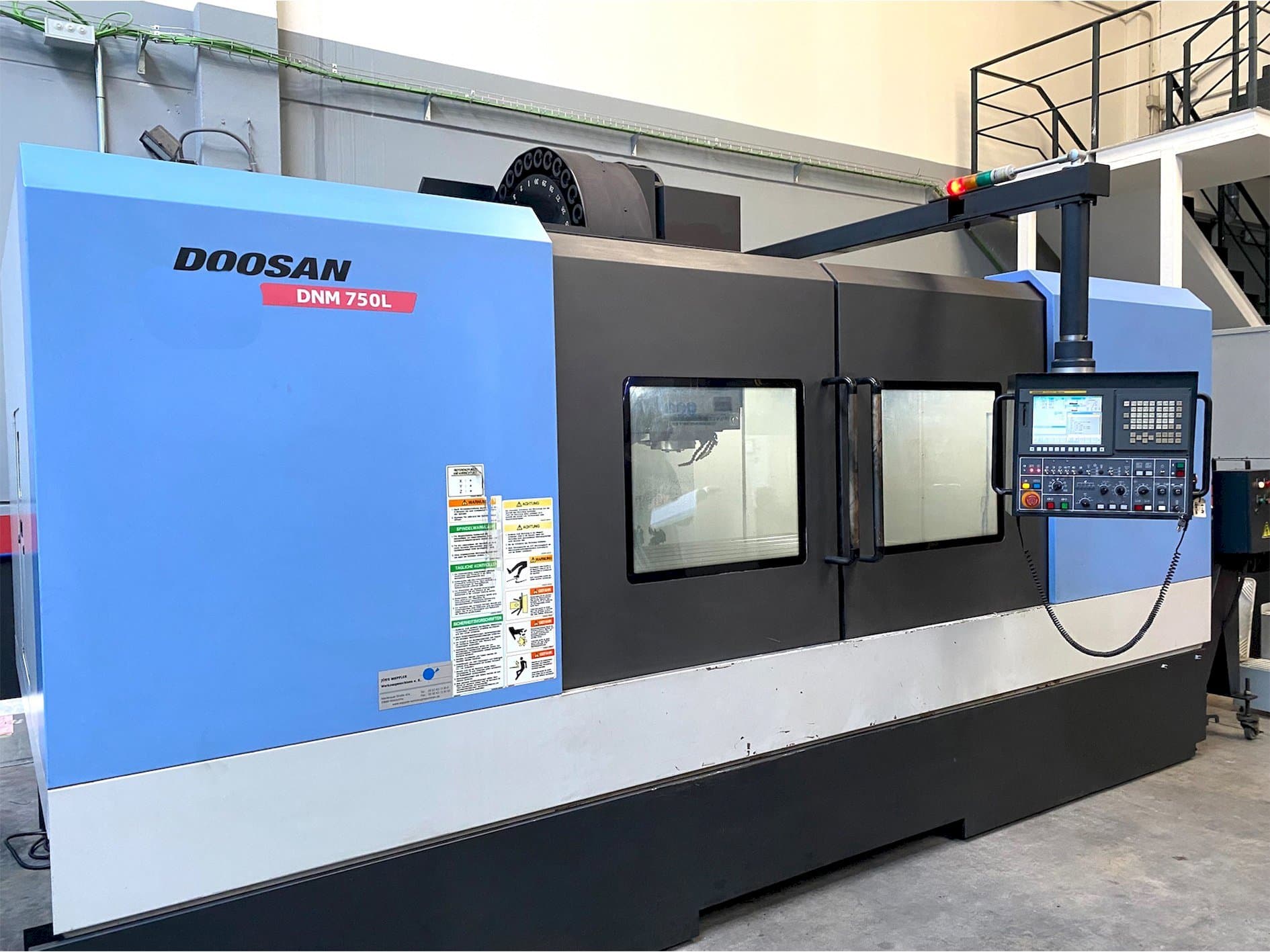 Makine Doosan DNM705L - Önden görünüm