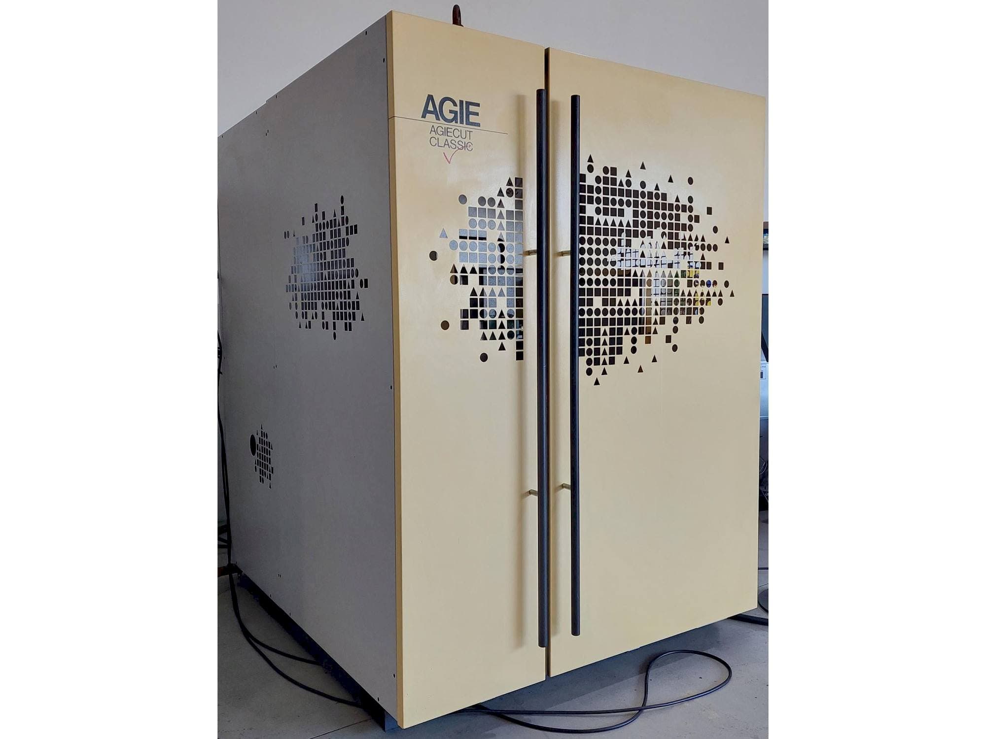 Makine AGIE CUT CLASSIC V2 - Önden görünüm