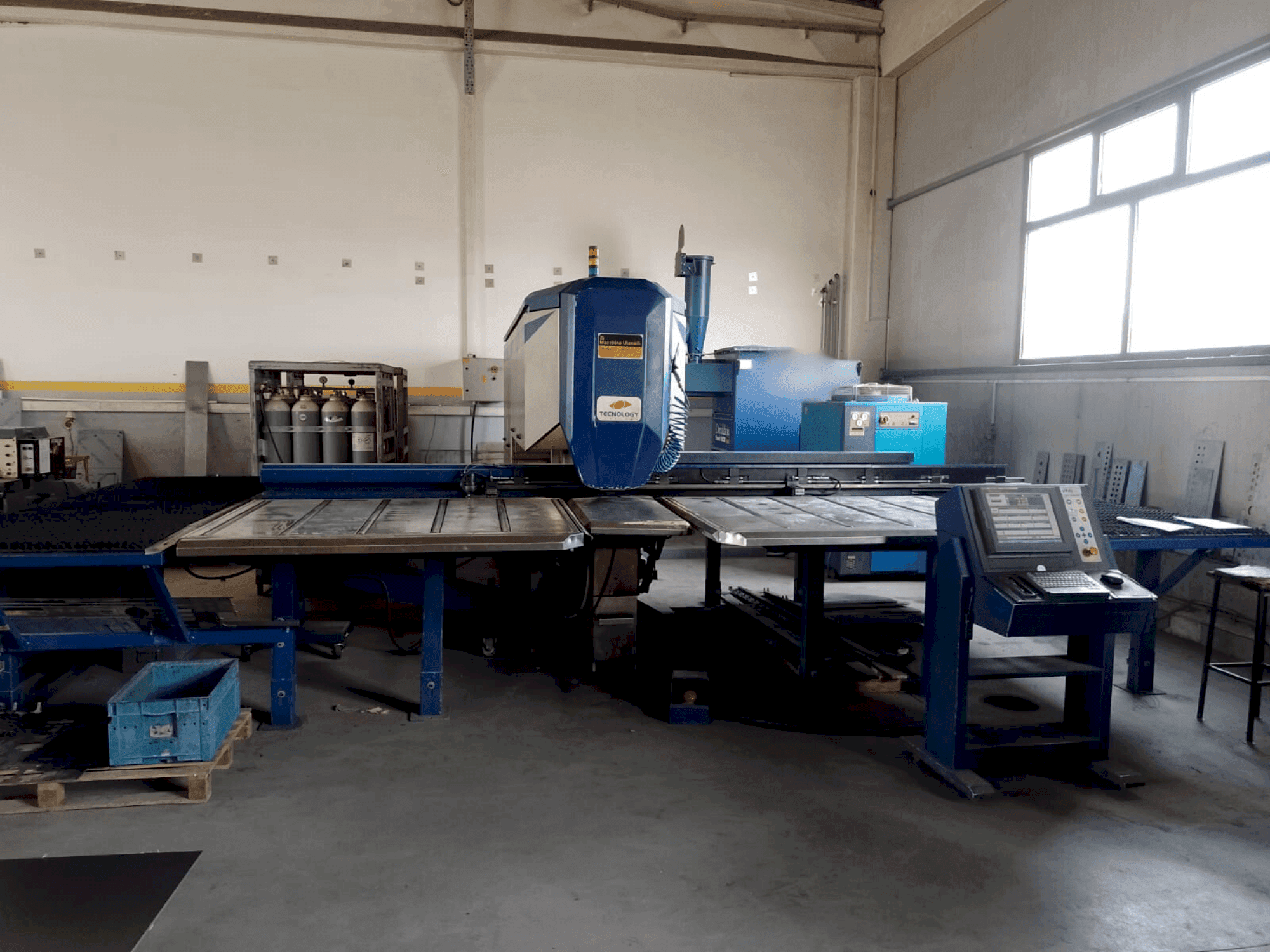 Makine TECHNOLASER 2000w - Önden görünüm