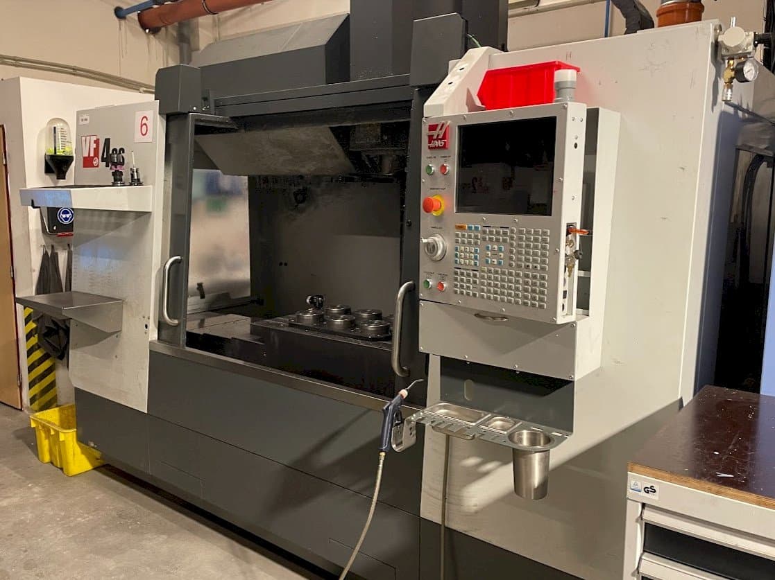 Makine HAAS VF-4SS - Sağdan görünüm