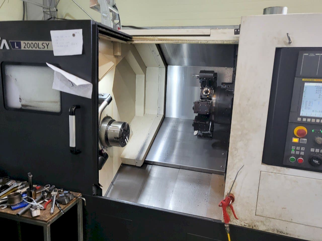 Makine  Hyundai Wia L2000LSY - Önden görünüm