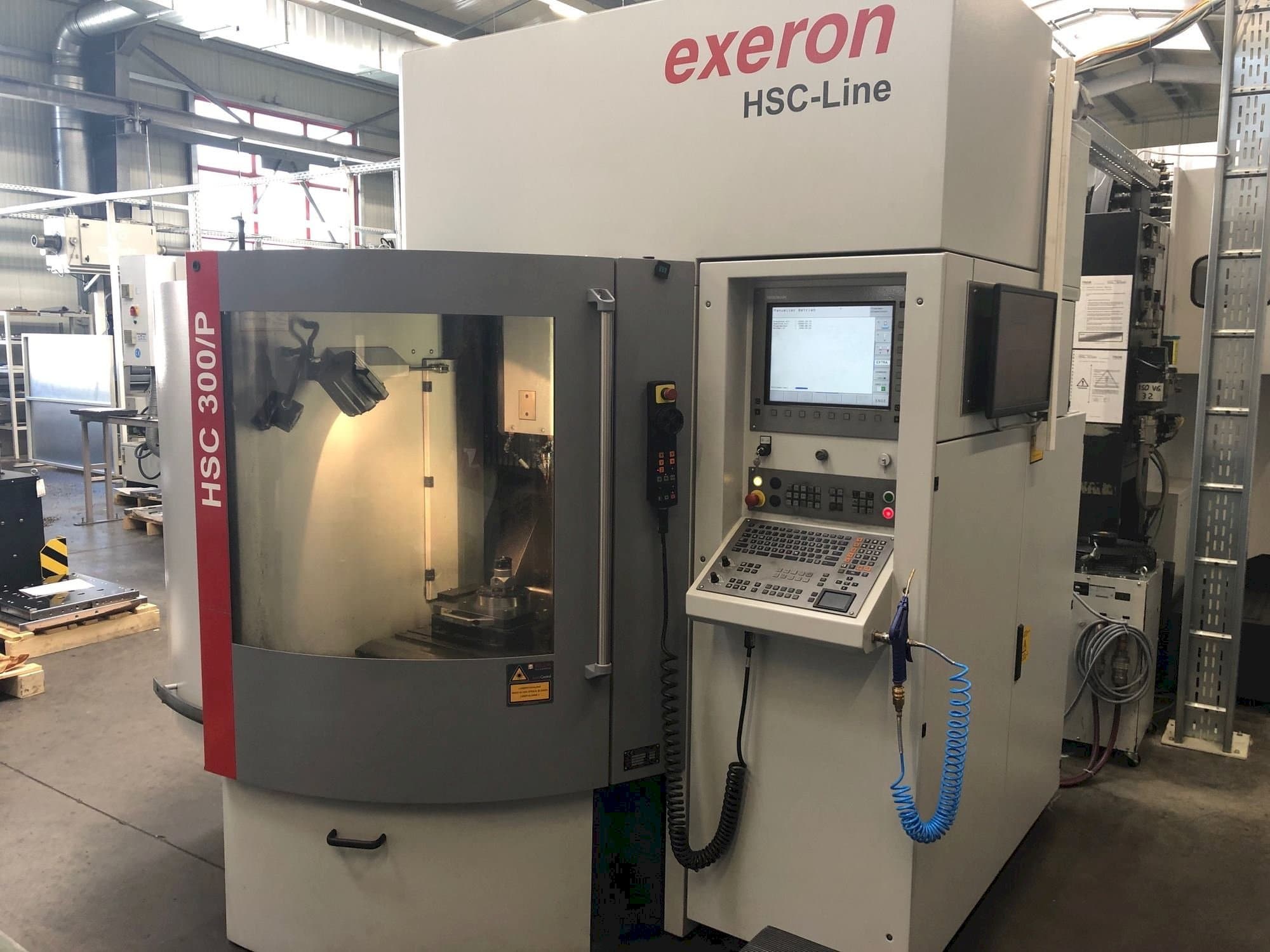 Makine Exeron HSC 300/P - Önden görünüm