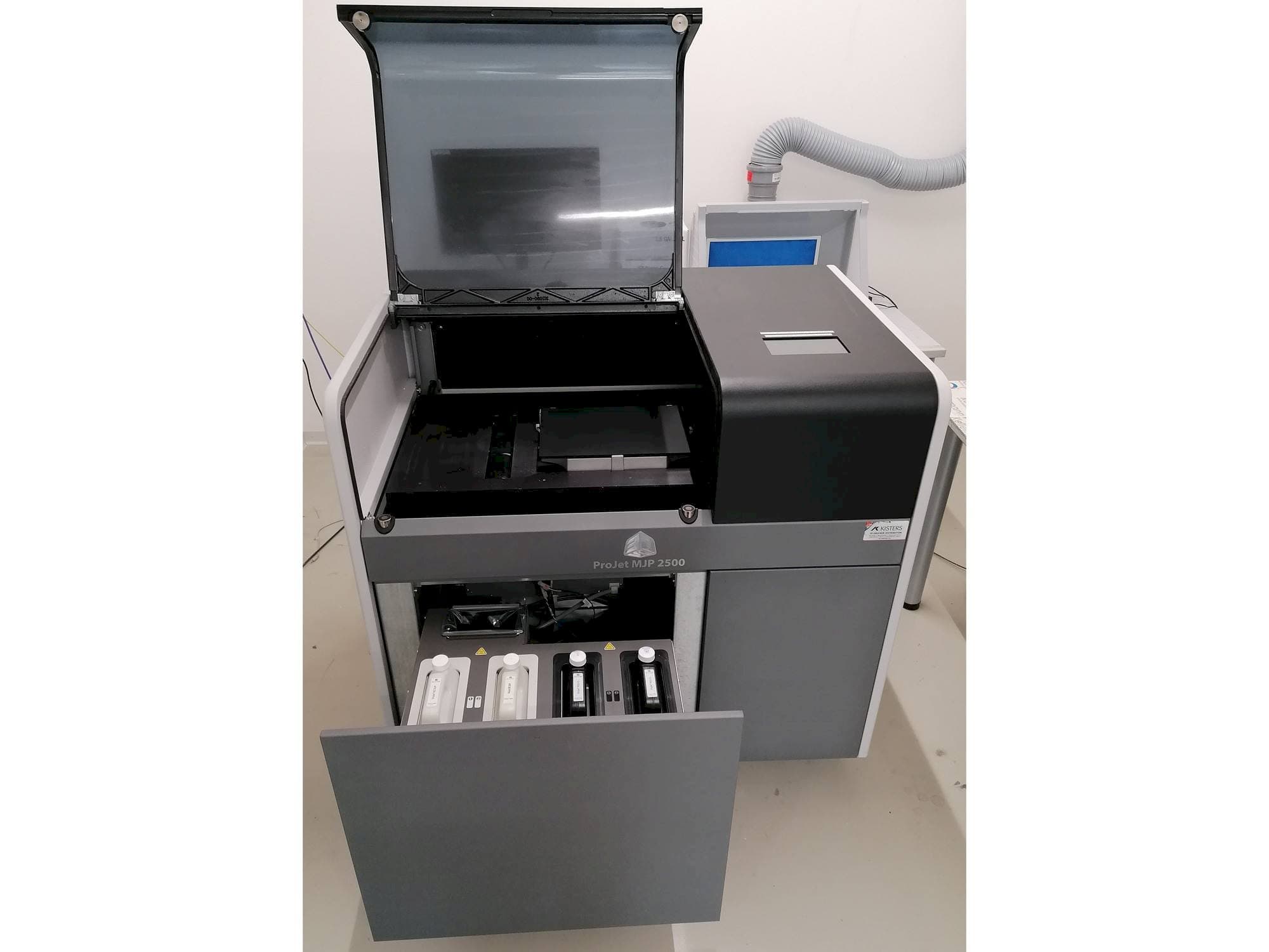 Makine 3DSYSTEMS ProJet MJP 2500Plus - Önden görünüm