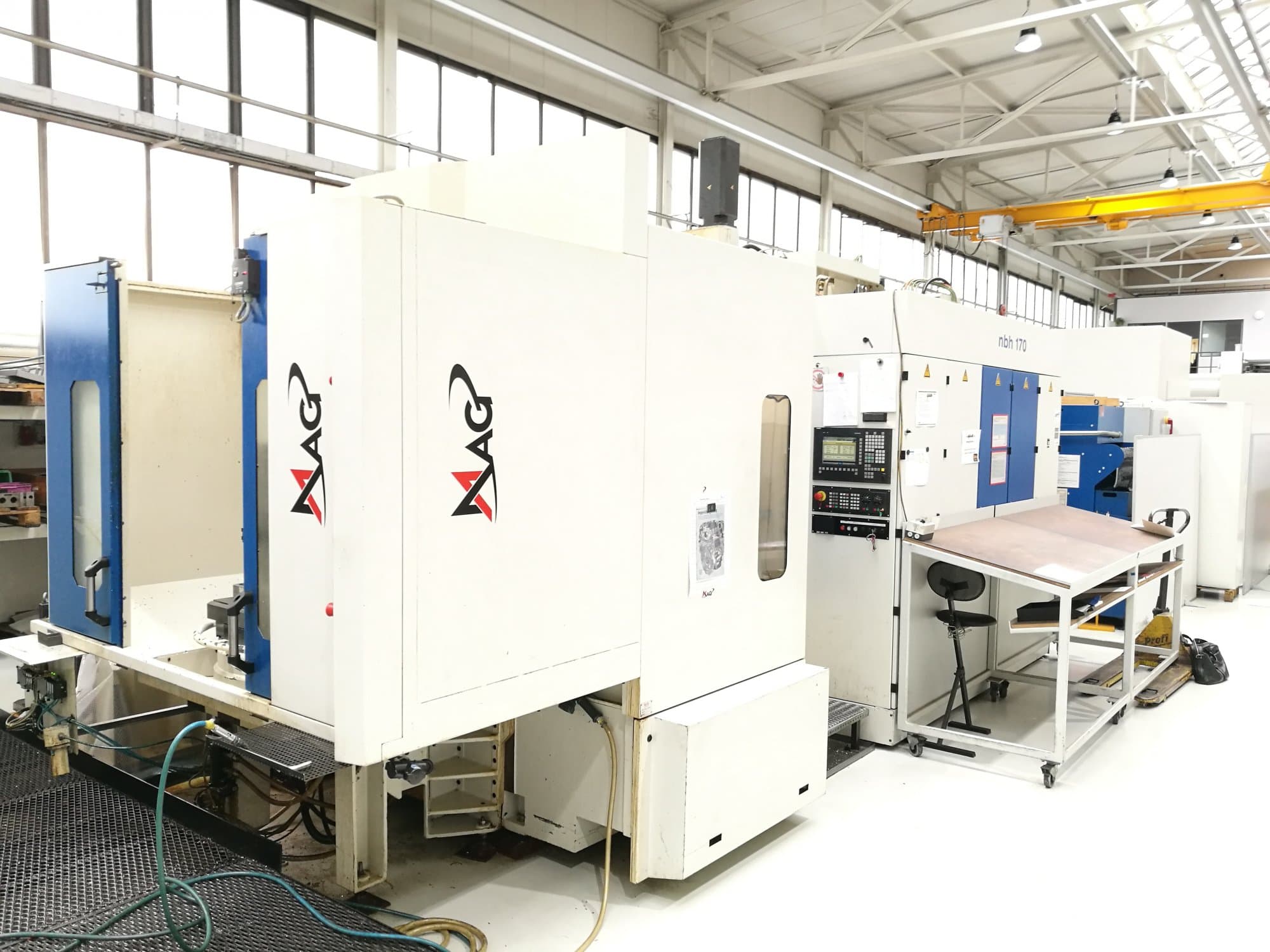 Makine Hueller Hille - Sol görünüm NBH 170