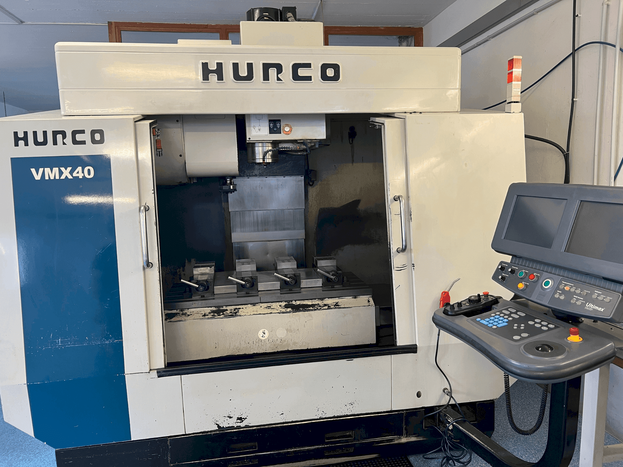 Makine Hurco VMX40 - Önden görünüm