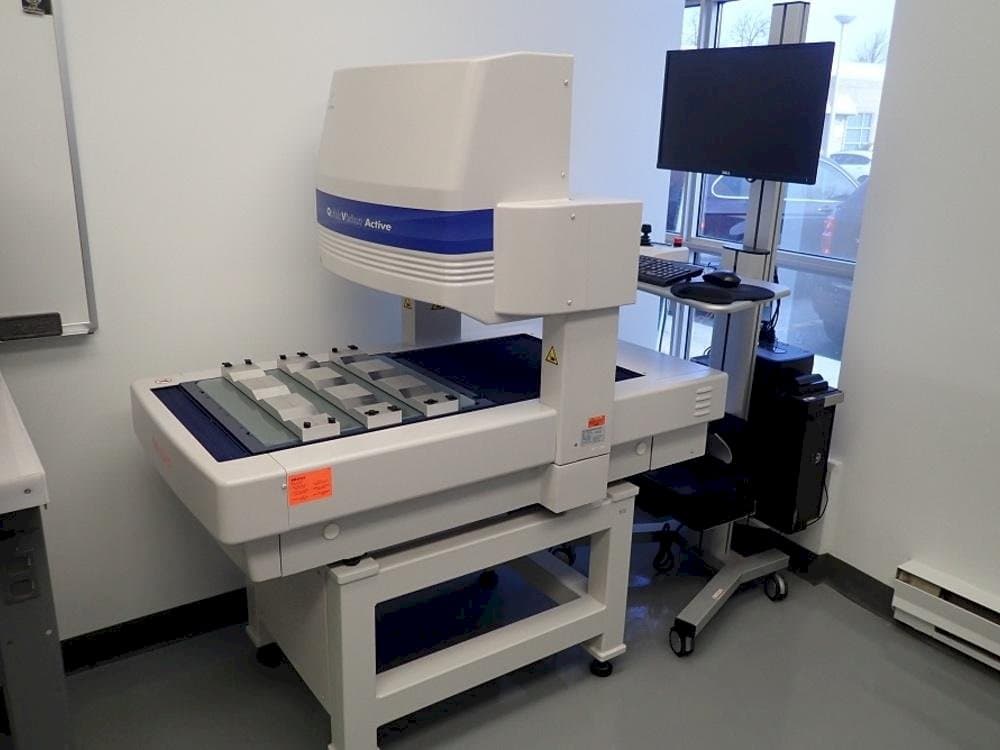 Makine  Mitutoyo QV-L404Z1L-D - Önden görünüm